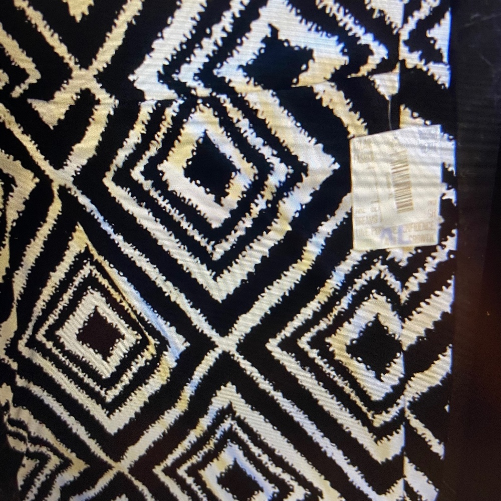 Lularoe cassie skirt xl new with tag. Black white